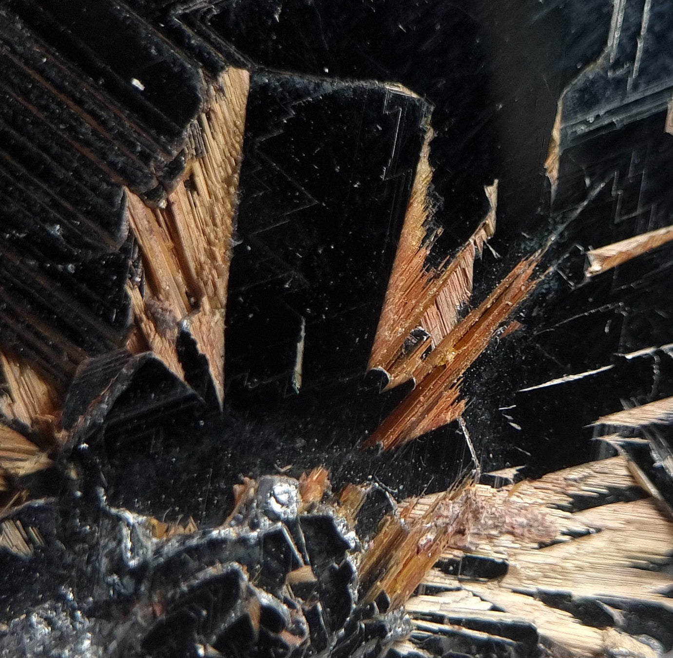 HĂ€matit/Hematite & Rutil/e - Novo Horizonte