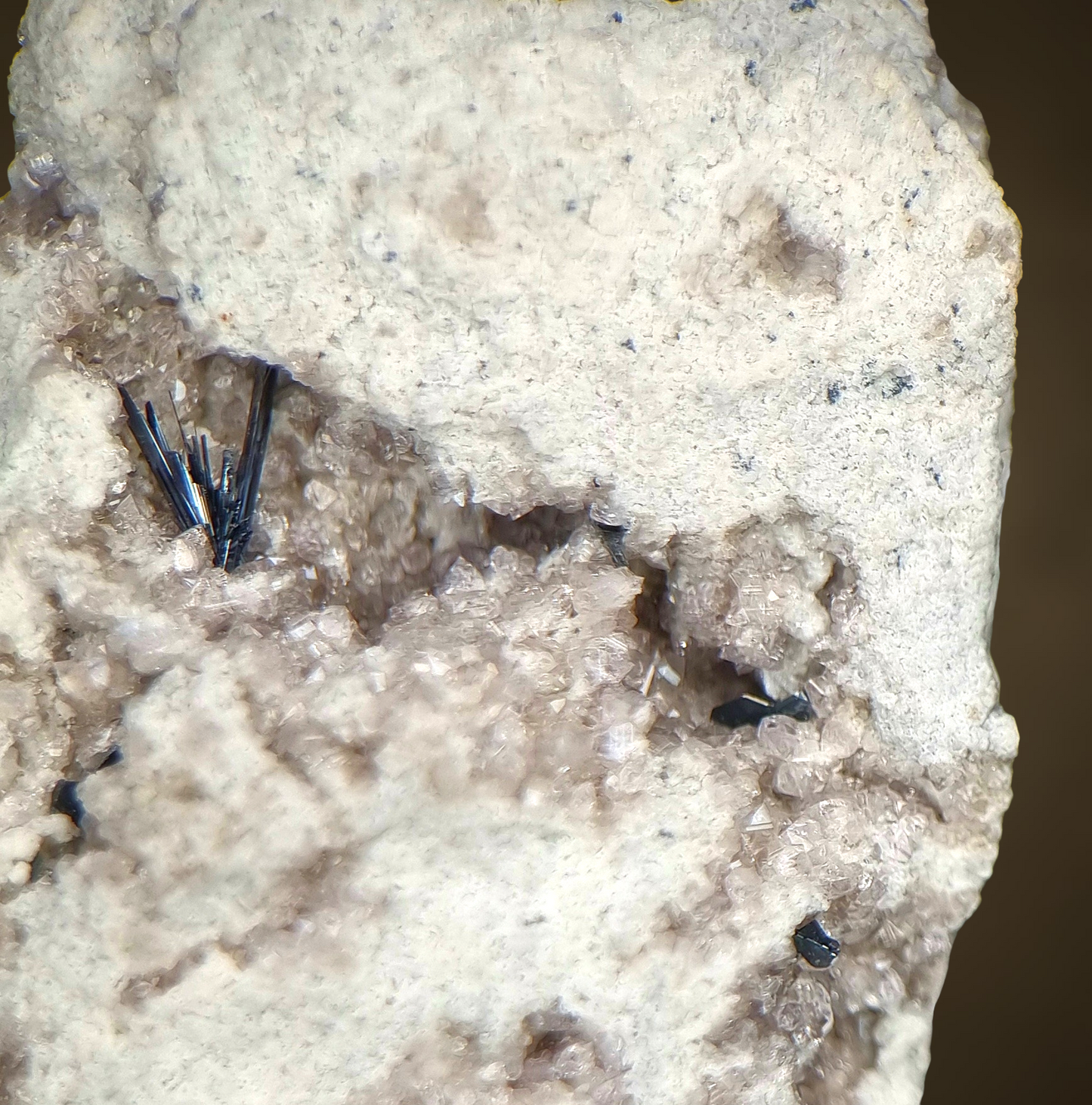 Pseudobrookit & Topas - Thomas Range