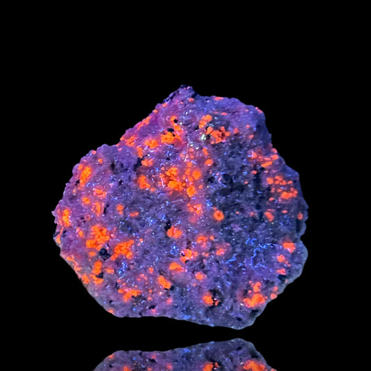 Hauyn/e (orange UV) - Eifel Mts, Germany
