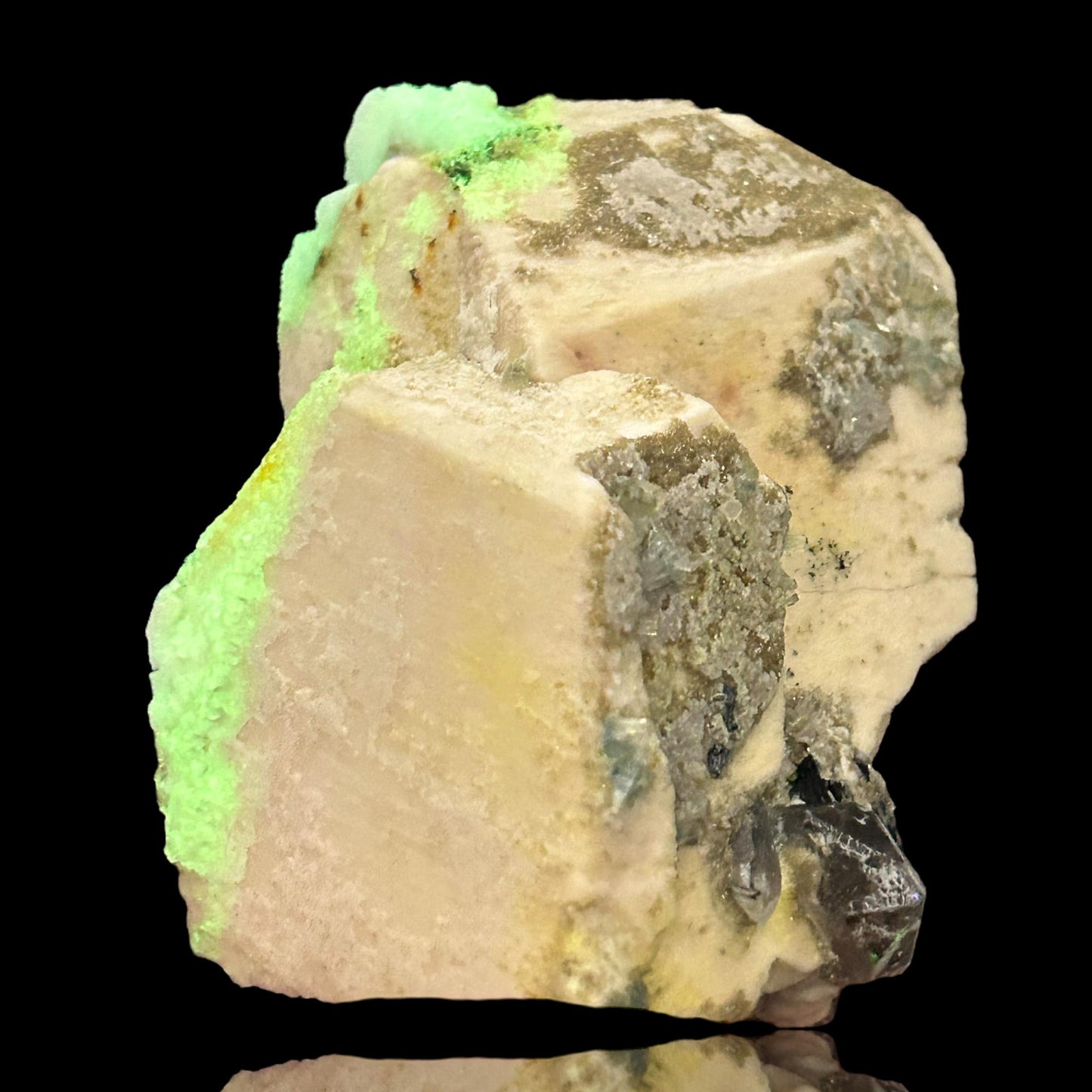 Jeremejevit/e, Mikroklin/Microcline, Hyalit/e - Erongo