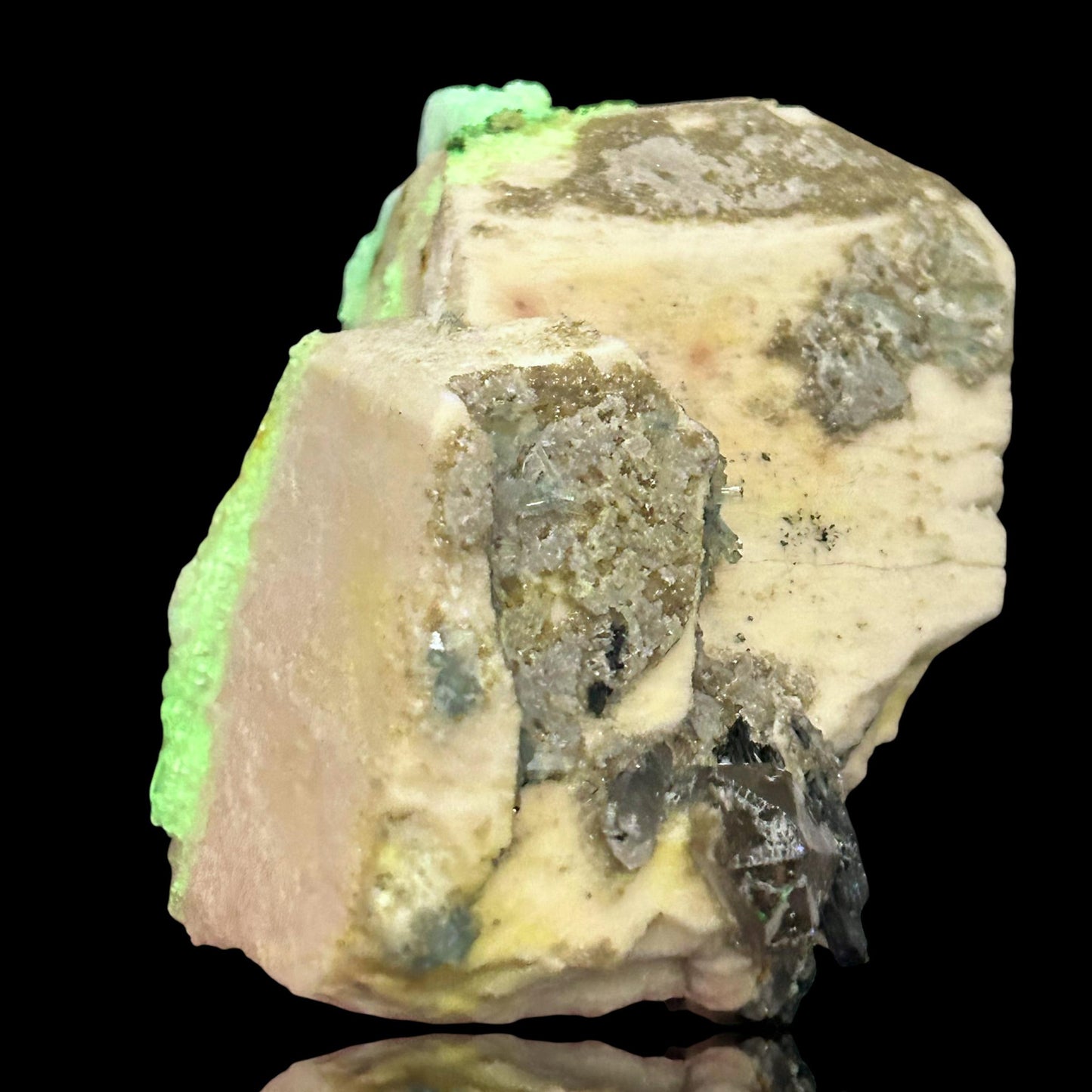 Jeremejevit/e, Mikroklin/Microcline, Hyalit/e - Erongo