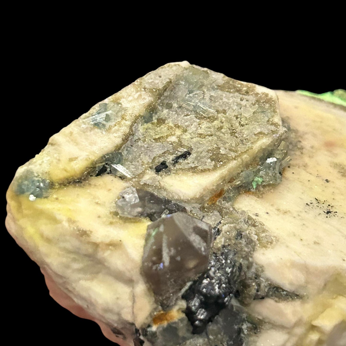 Jeremejevit/e, Mikroklin/Microcline, Hyalit/e - Erongo
