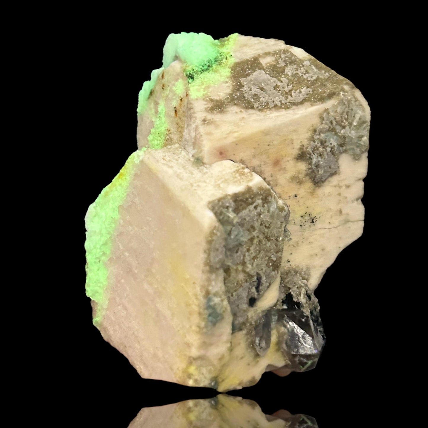 Jeremejevit/e, Mikroklin/Microcline, Hyalit/e - Erongo