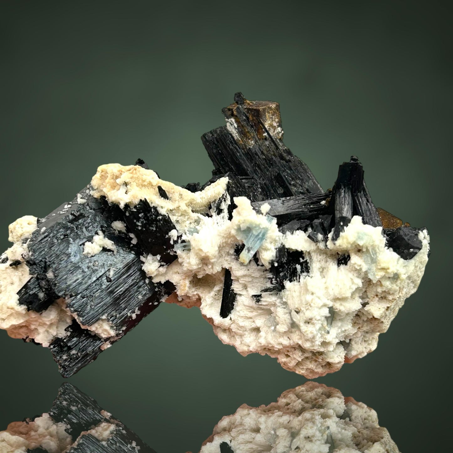 Siderit/e, Schörl Turmalin/e, Aquamarin/e - Erongo, Namibia