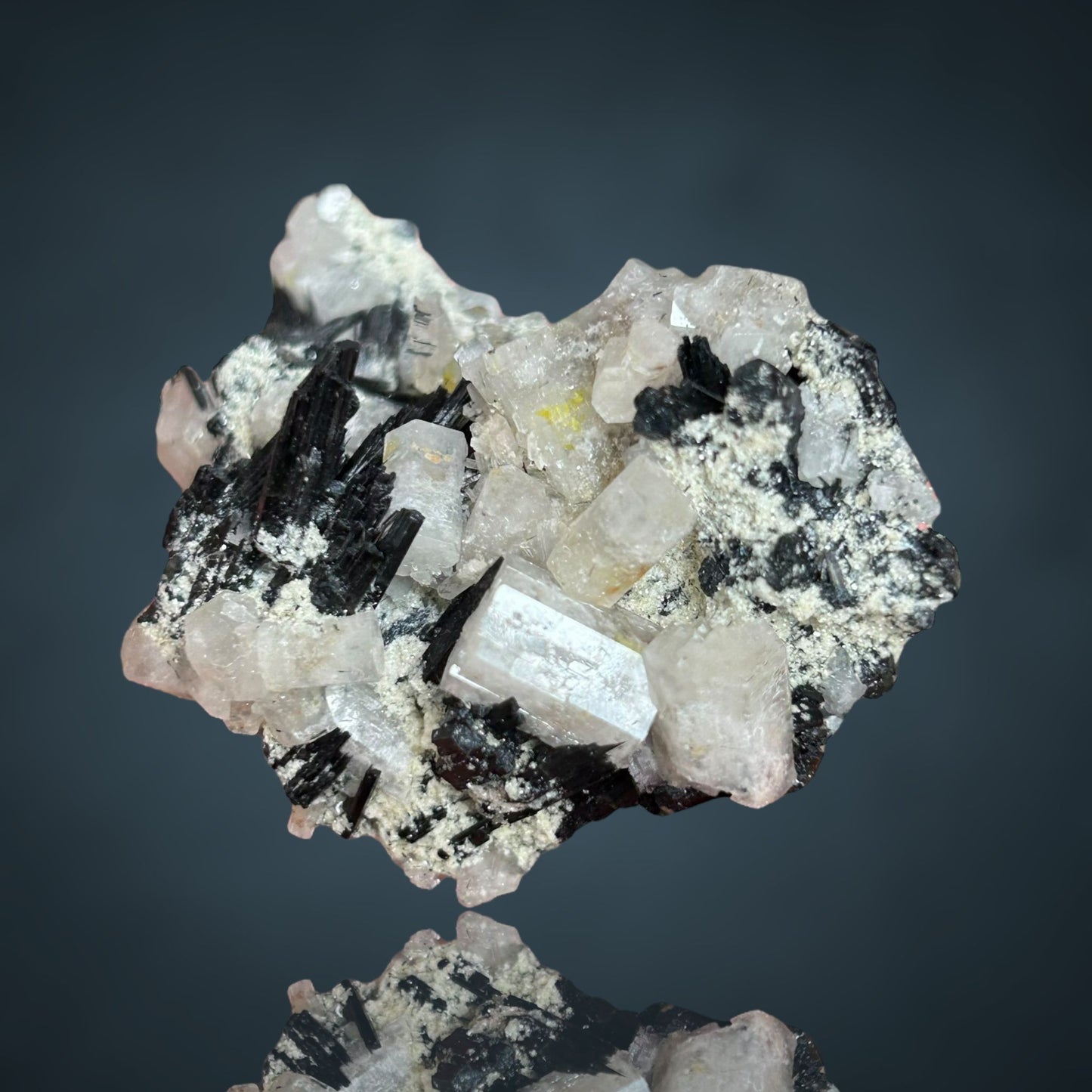 Goshenit/e & Schörl/Schorl - Erongo, Namibia