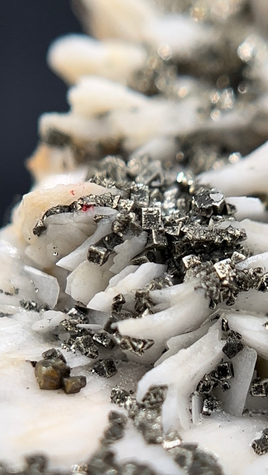 Baryt/e, Cinnabarite/Zinnober, Marcasit/e, Chalcopyrit/e - Dreislar, Sauerland