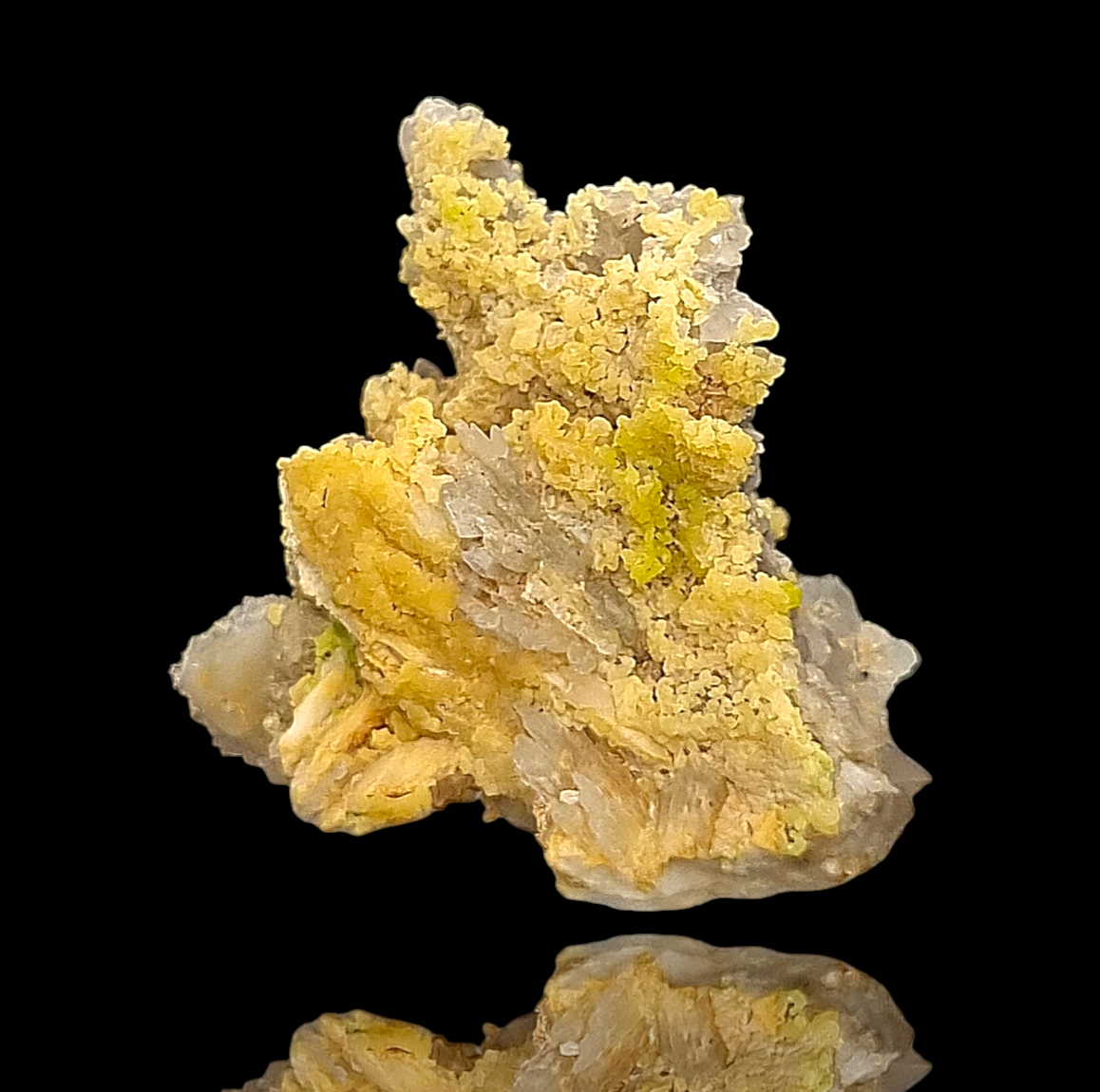 Mimetesit/Mimetite - Badenweiler, Schwarzwald/Black Forest