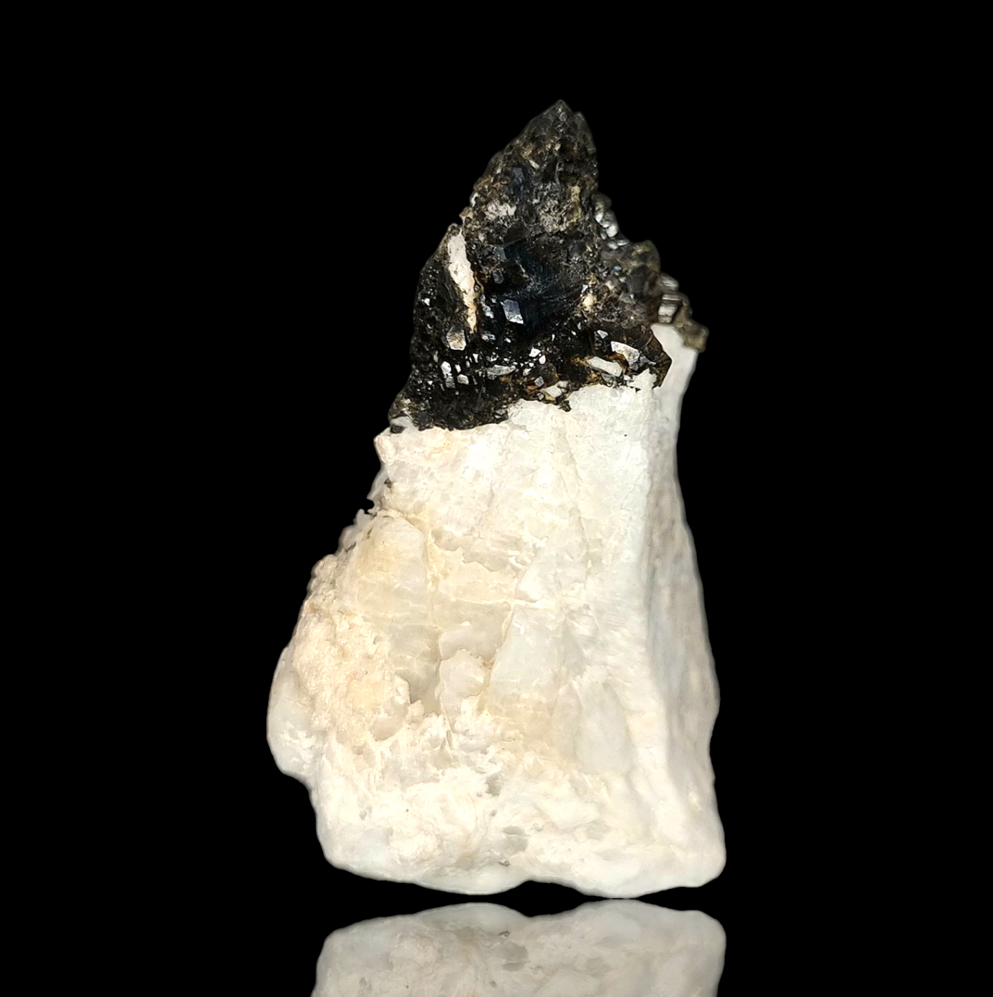 Liddicoatit/e - Sahatany, Madagascar