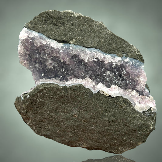 Amethyst, Chalcedon/y - Madhya Pradesh, India