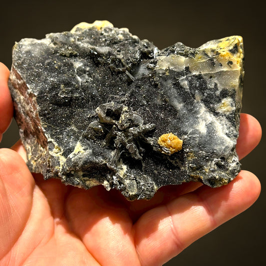 Valentinit, Stibnit – Xikuangshan, China