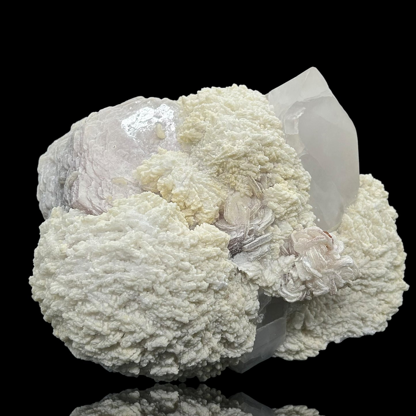 Fluornatromicrolit/e, Lepidolit/e, Quarz - Shigar Valley, Pakistan