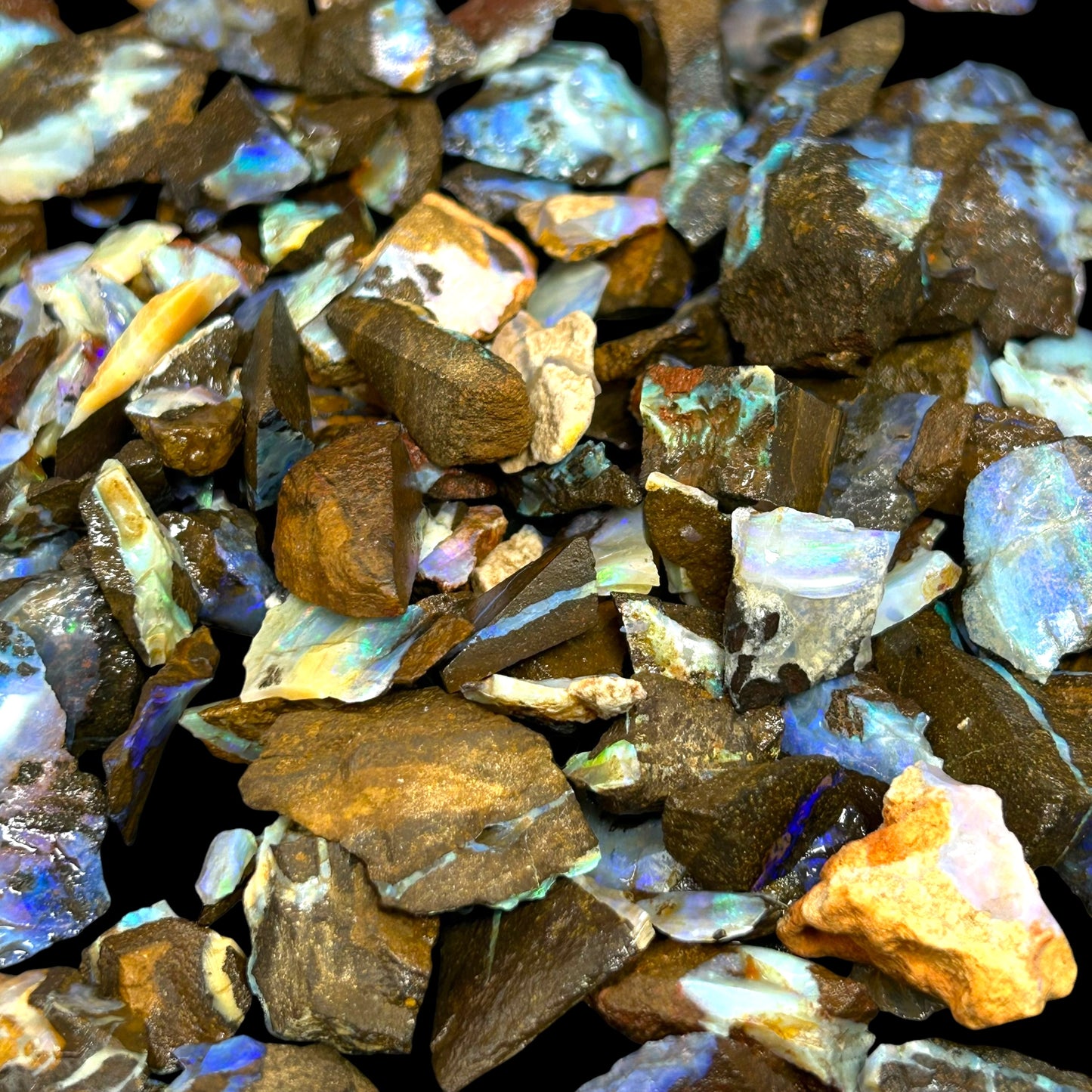 Flashy Boulder Opal 10 gr - Australien