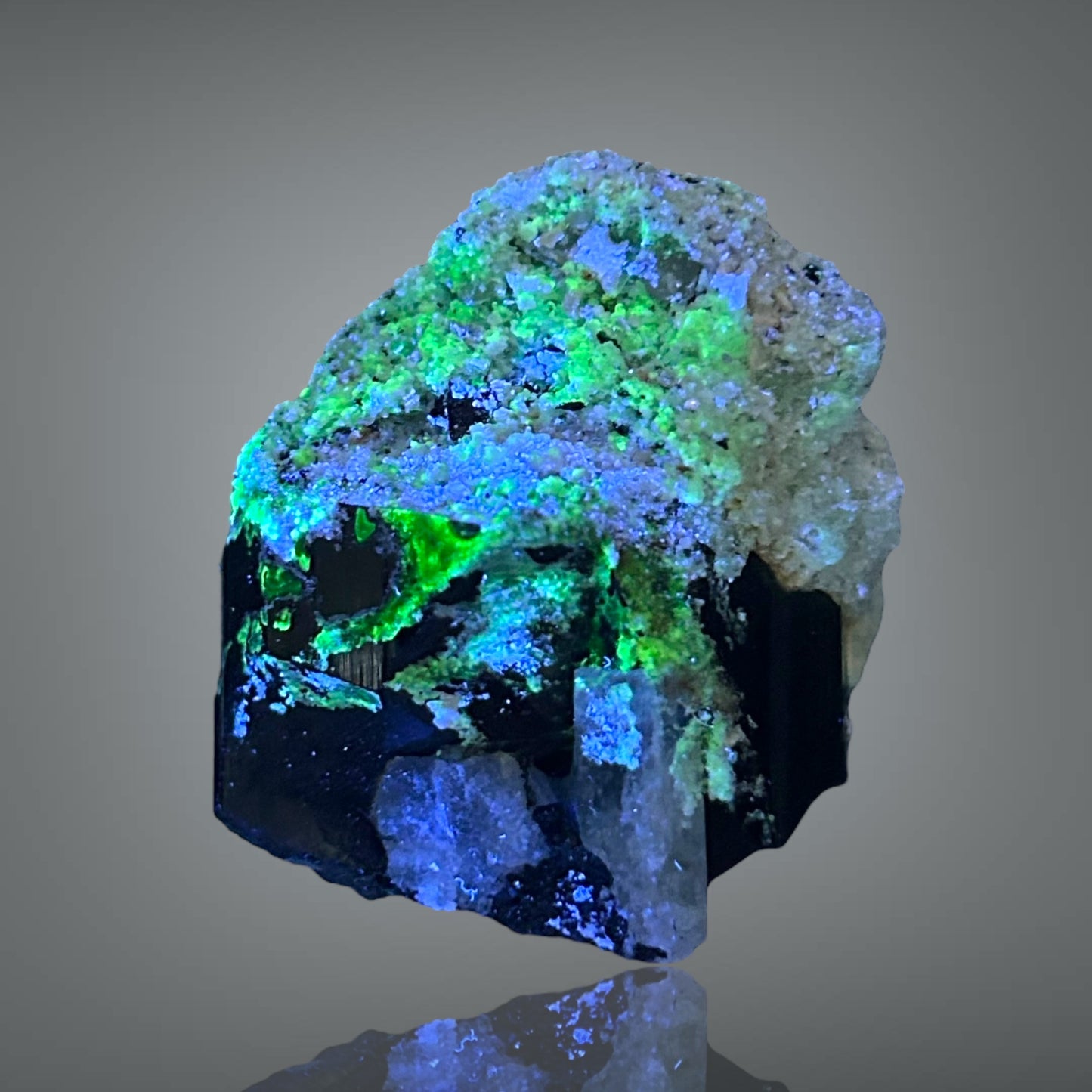 Hyalit/e & Schorl & Aquamarin/e - Erongo, Namibia