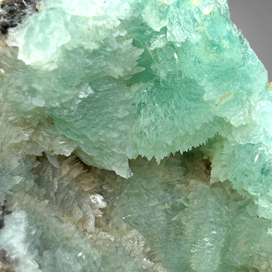 Tarbuttit/e & Smithsonit/e - Skorpion Zinc Mine, Namibia