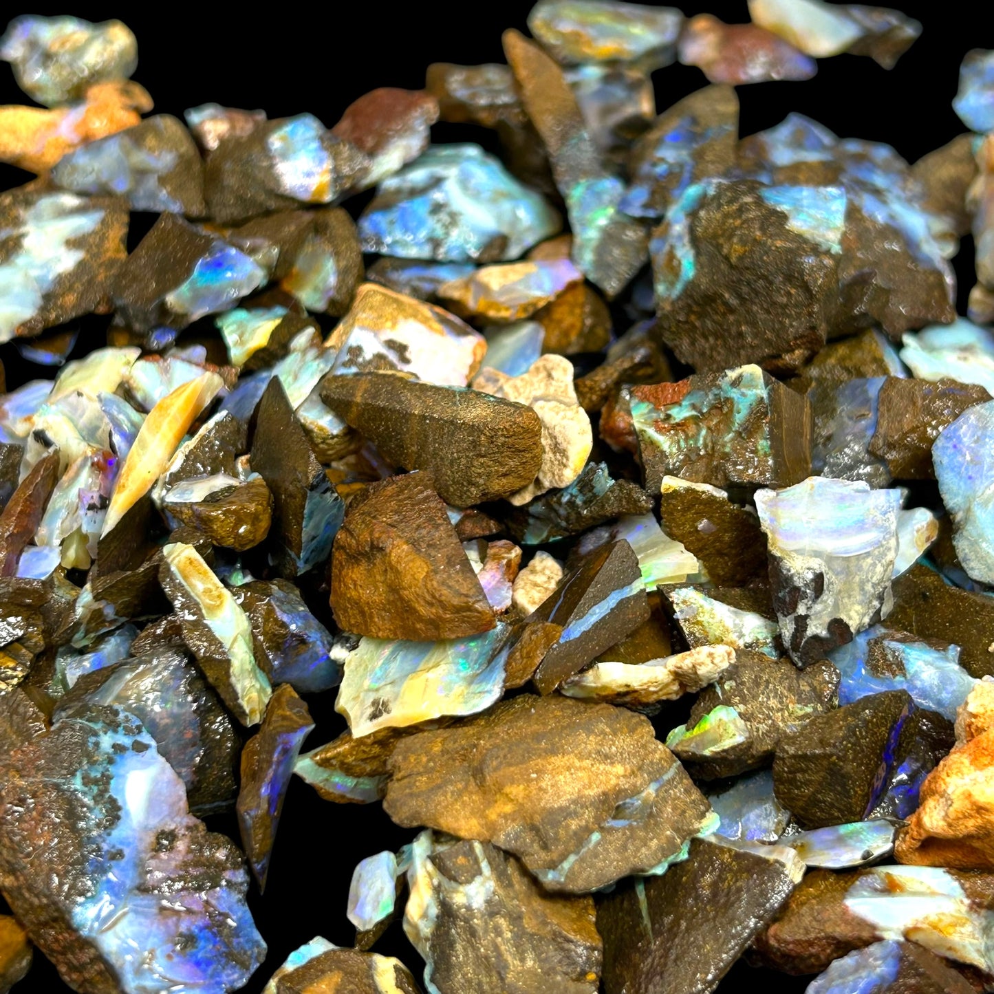 Flashy Boulder Opal 10 gr - Australien