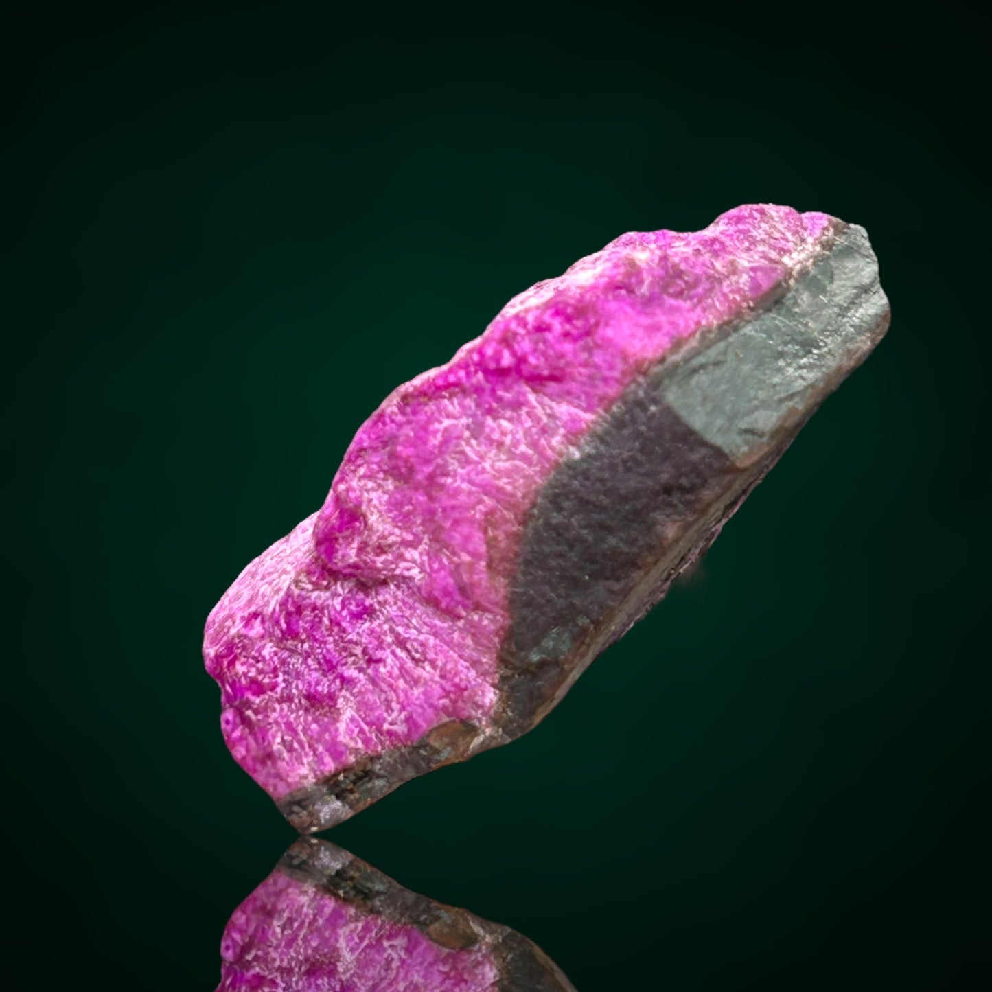 Sugilite premium grade *100 ct* - South Africa