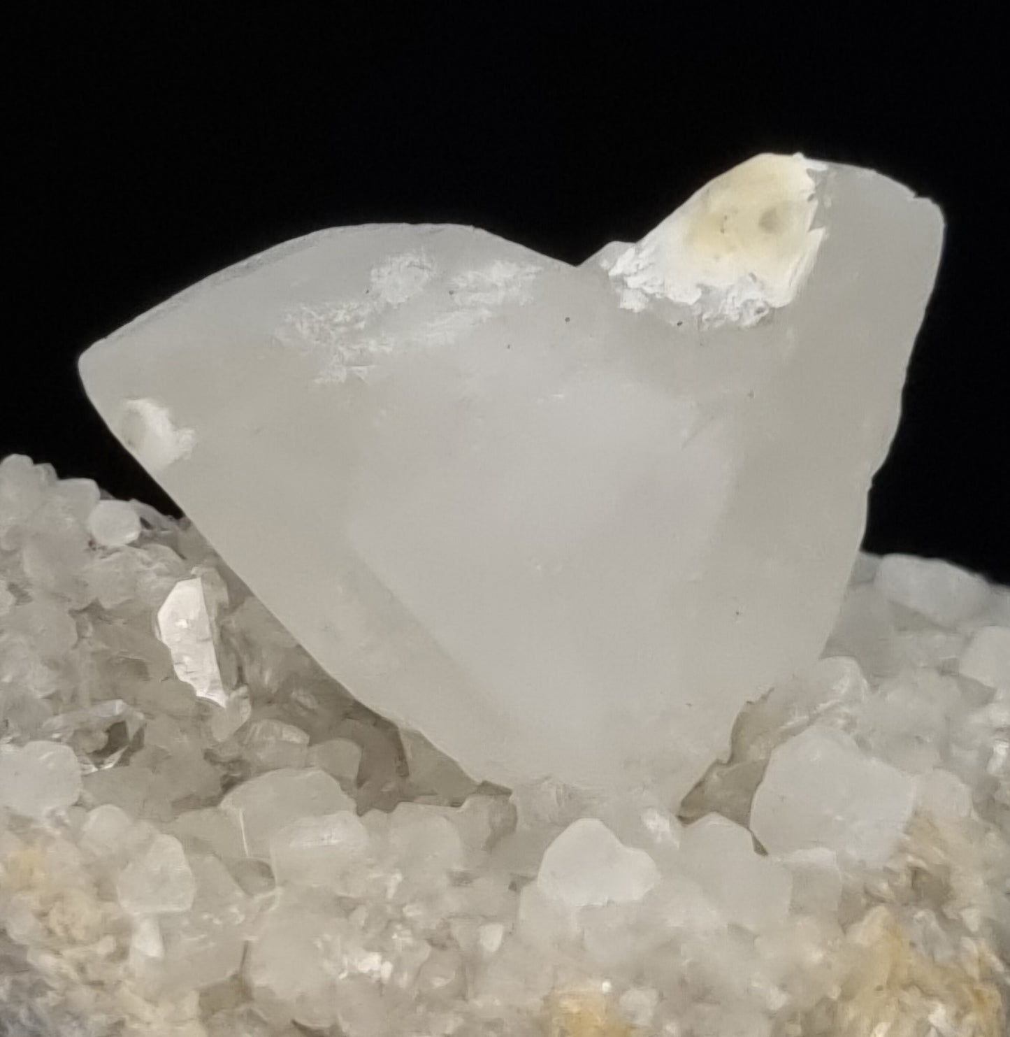 Calcit-Zwilling/Calcite twin - Schaumburg, Niedersachsen