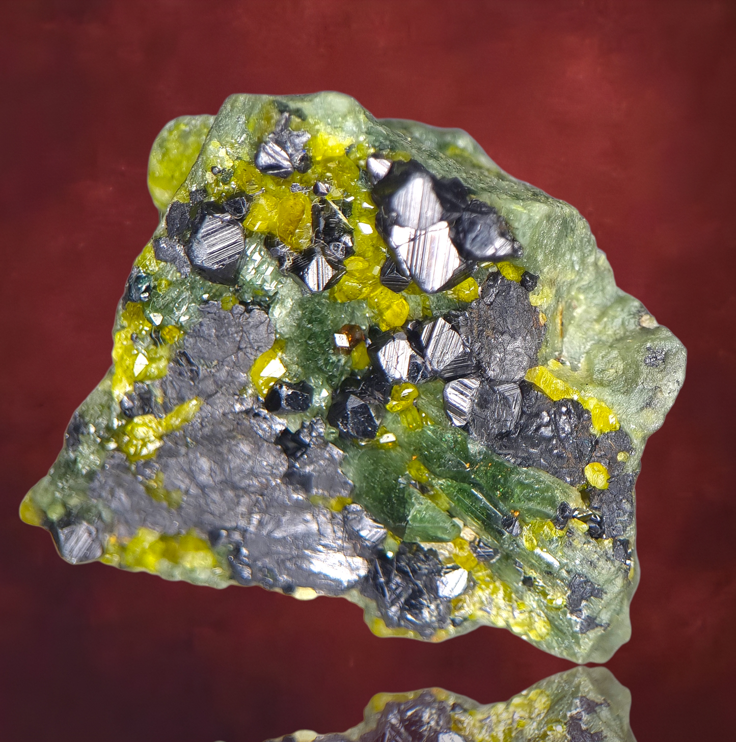 Magnetit, Vesuvianit, Diopsid & Andradit – Shigar, Pakistan