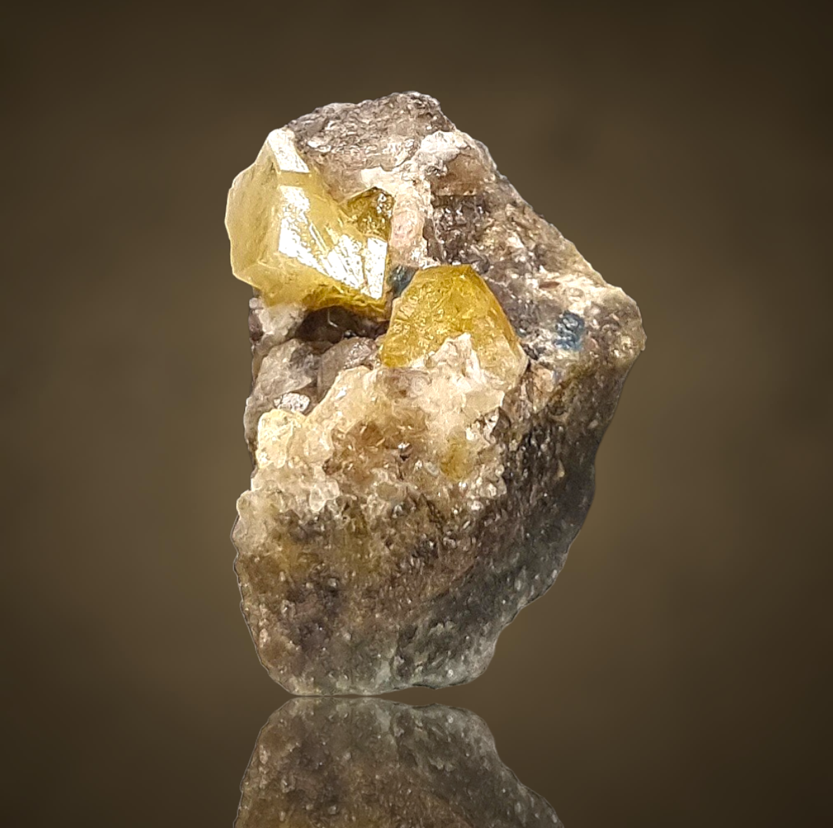 Londonite - Antsongombato, Madagascar