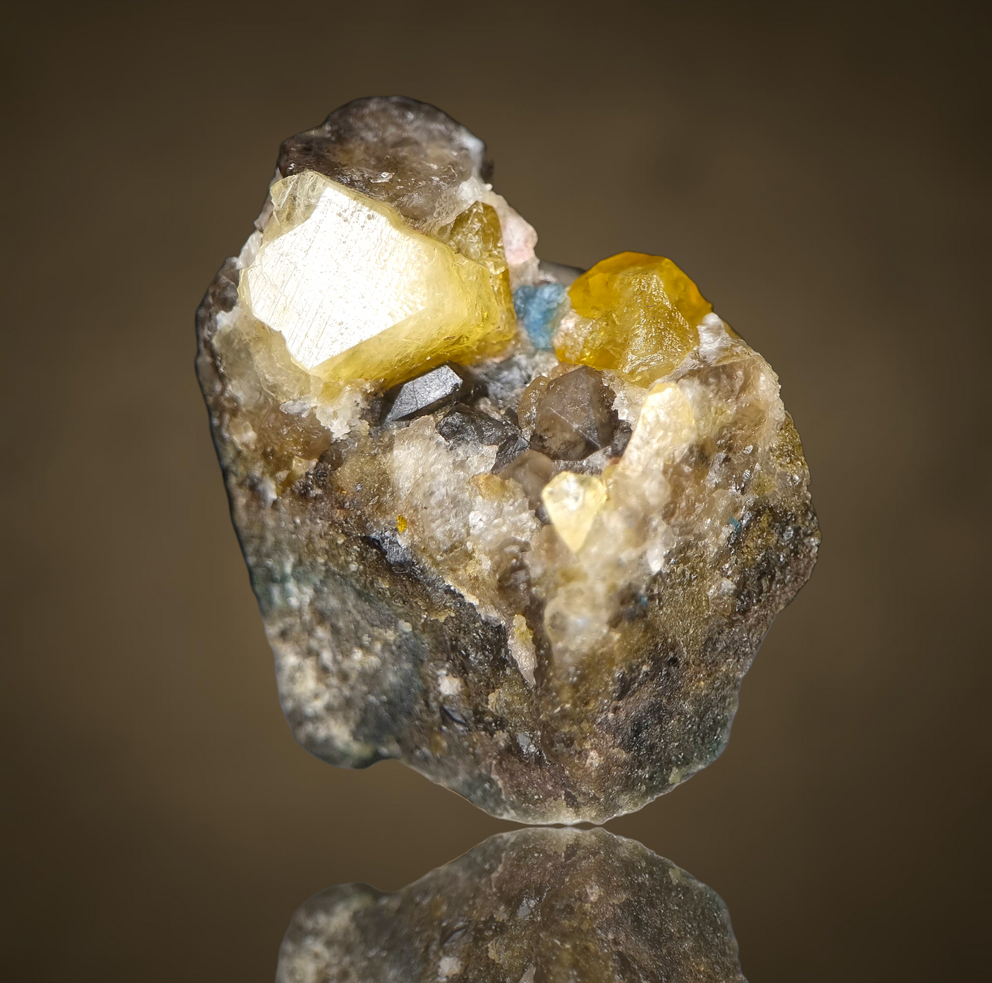 Londonite - Antsongombato, Madagascar