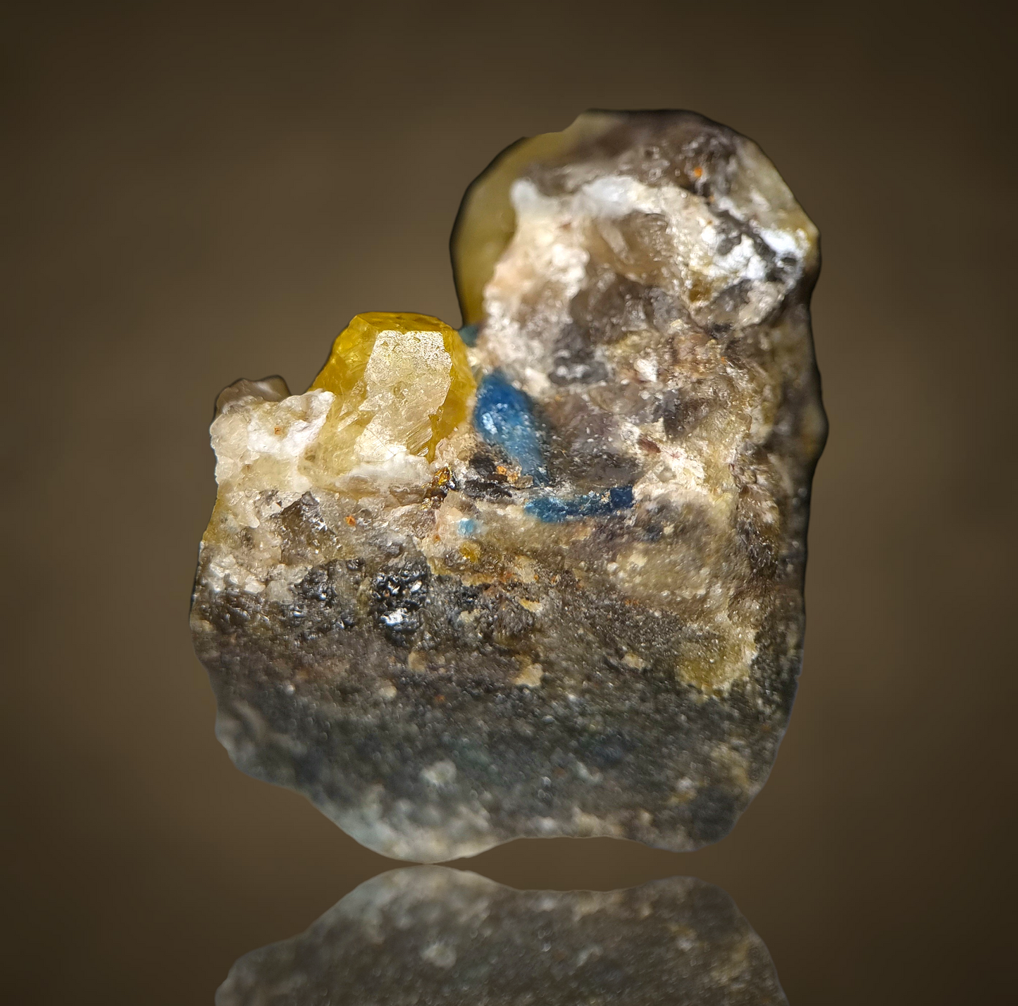 Londonite - Antsongombato, Madagascar