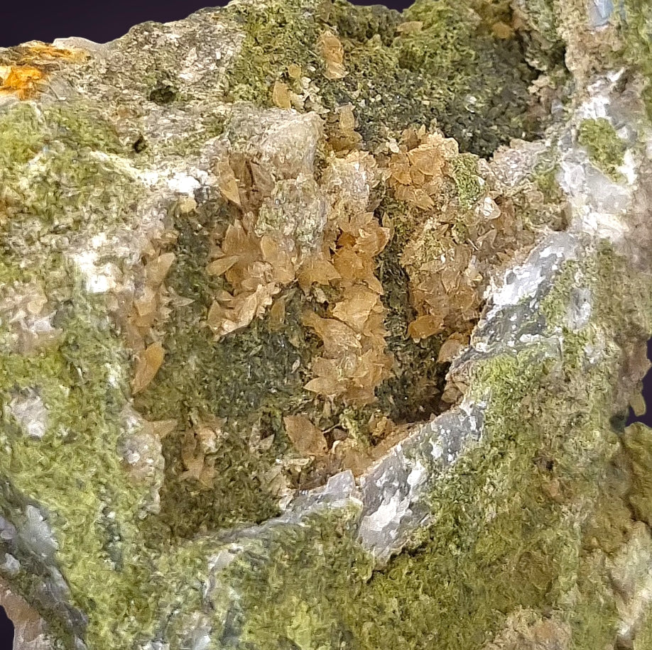 Stilbite, Epidote - Huneberg Quarry, Harz Mts