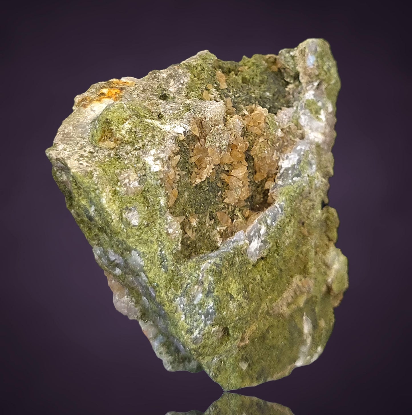 Stilbite, Epidote - Huneberg Quarry, Harz Mts
