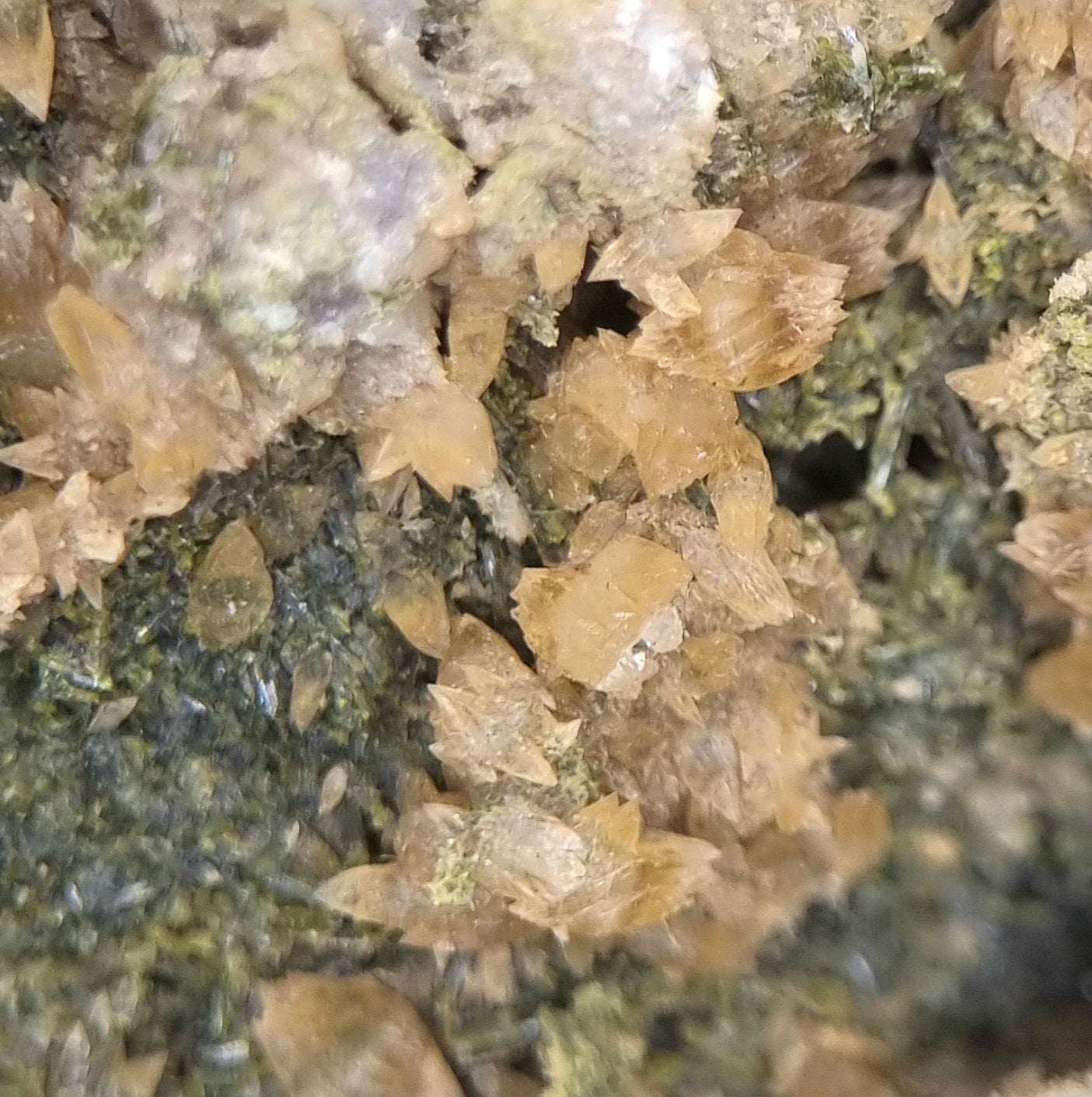 Stilbite, Epidote - Huneberg Quarry, Harz Mts