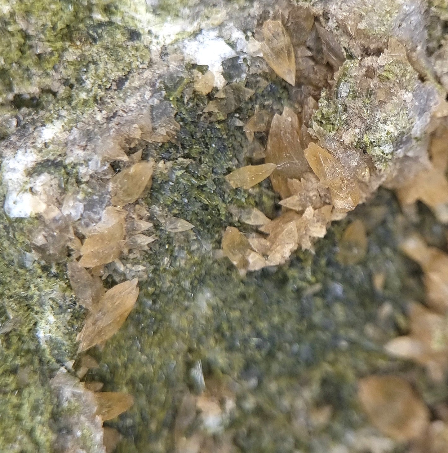 Stilbite, Epidote - Huneberg Quarry, Harz Mts