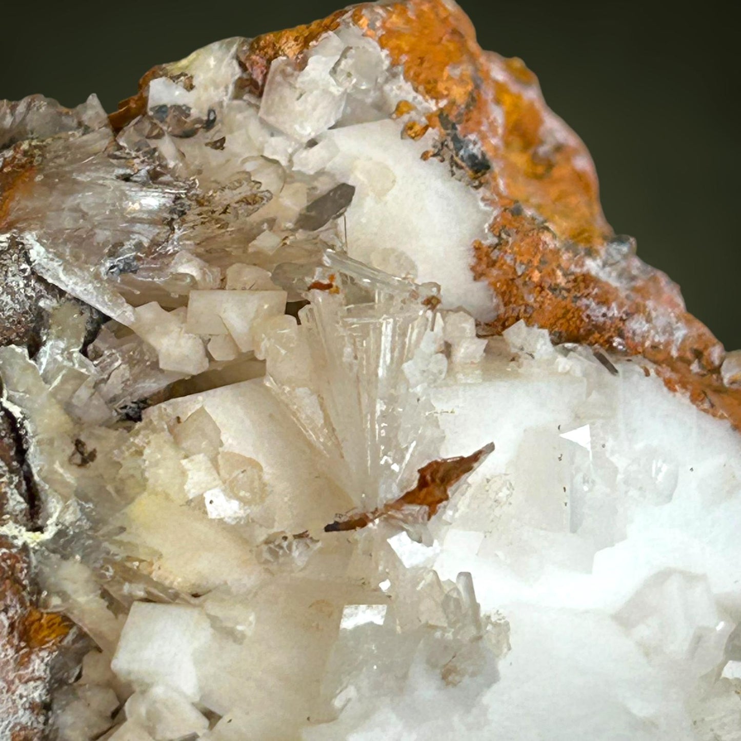 Calcite, Hemimorphite, Mimetite - Ojuela Mine