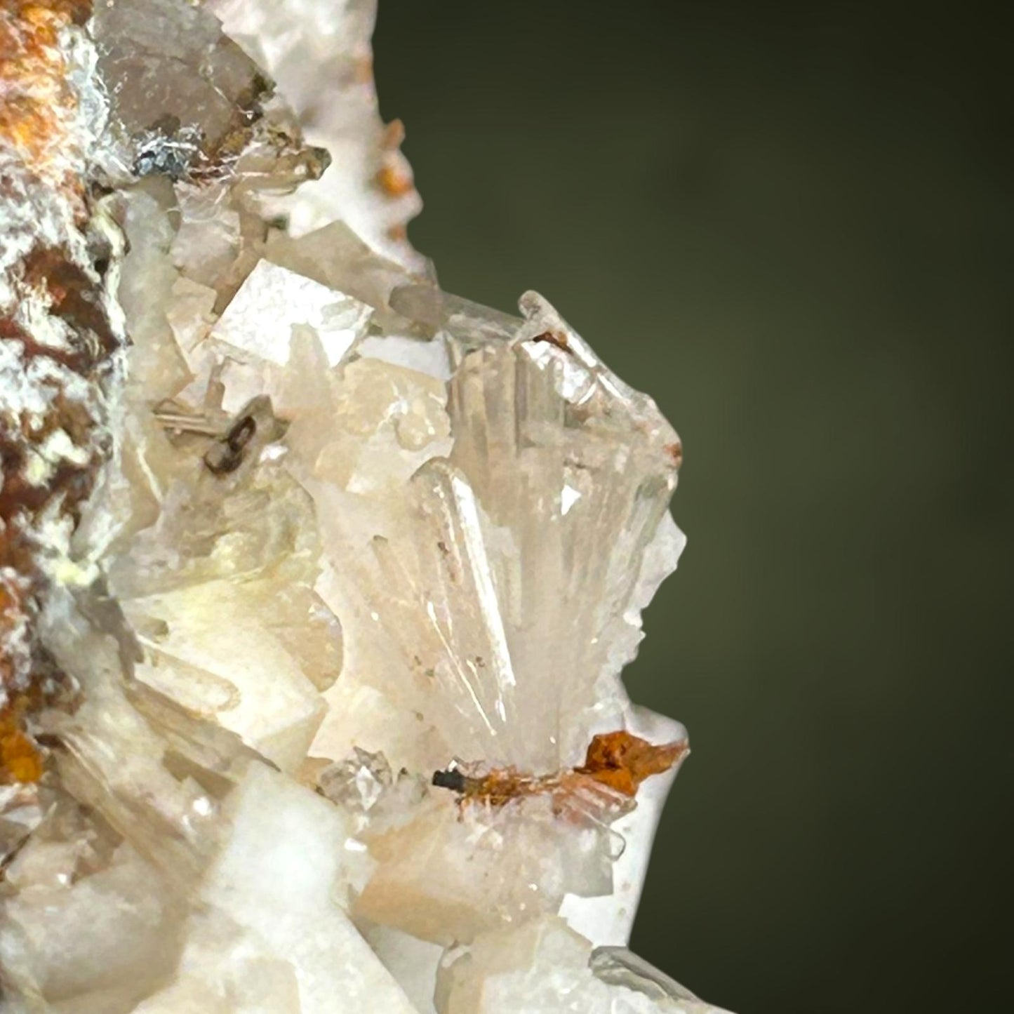 Calcite, Hemimorphite, Mimetite - Ojuela Mine