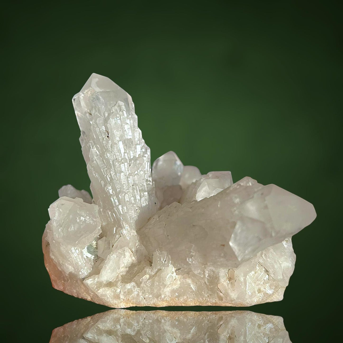 Japan-Law Twin Quartz - Madagascar