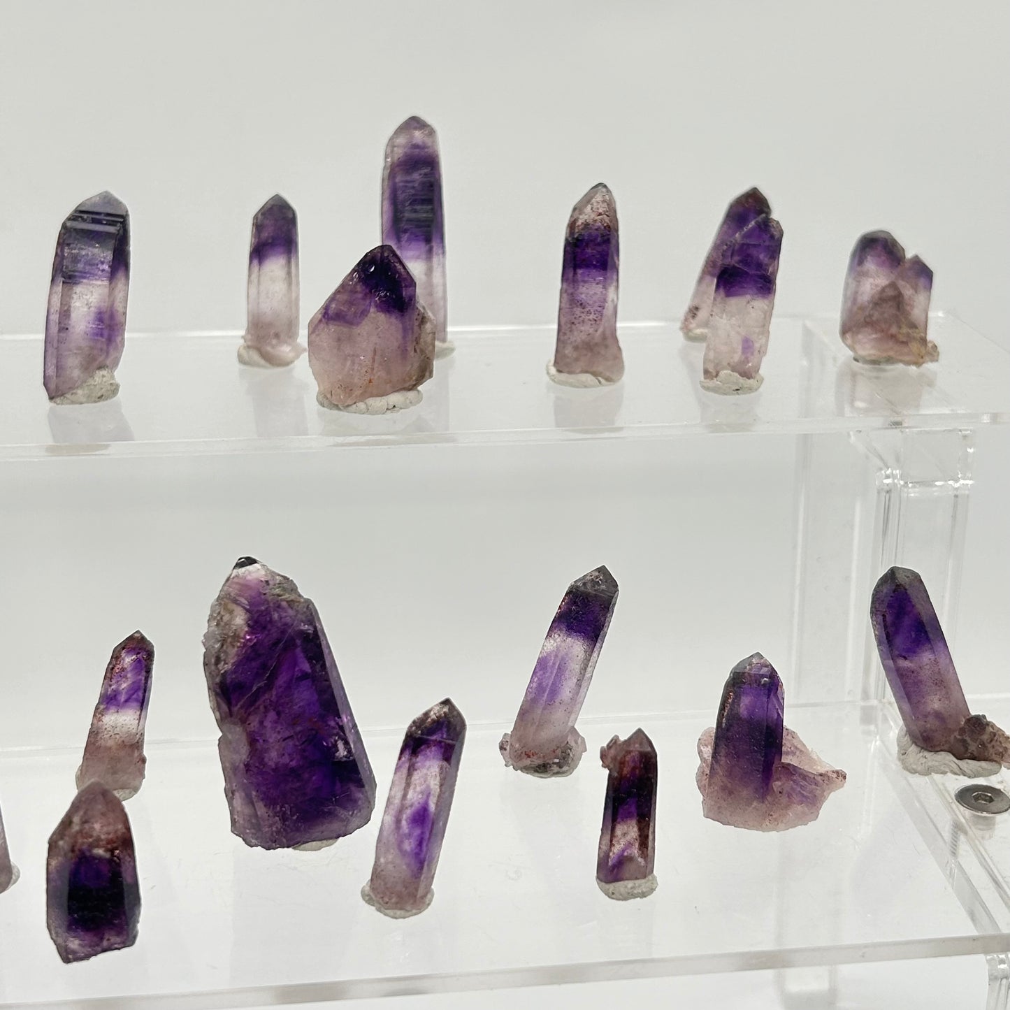 33 Amethysts - „50/50 pocket“, Brandberg, Namibia