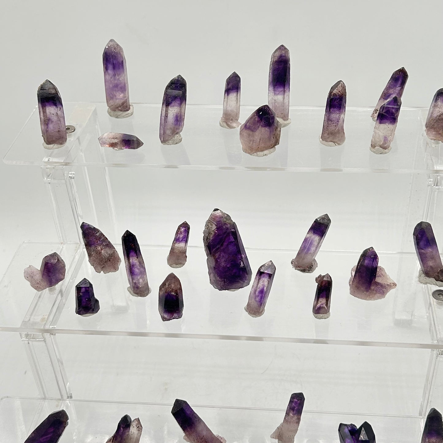 33 Amethysts - „50/50 pocket“, Brandberg, Namibia