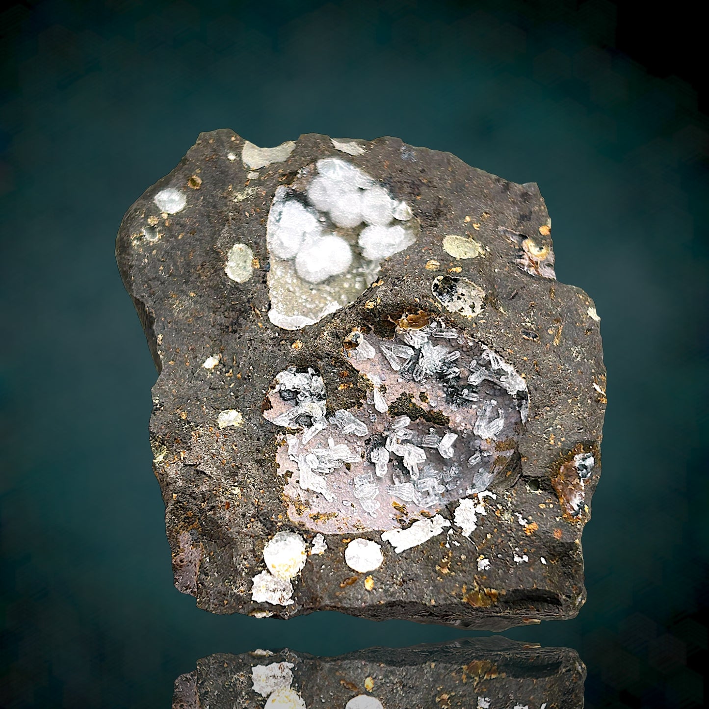 Phillipsite, Chabazite - Vogelsberg, Hessen