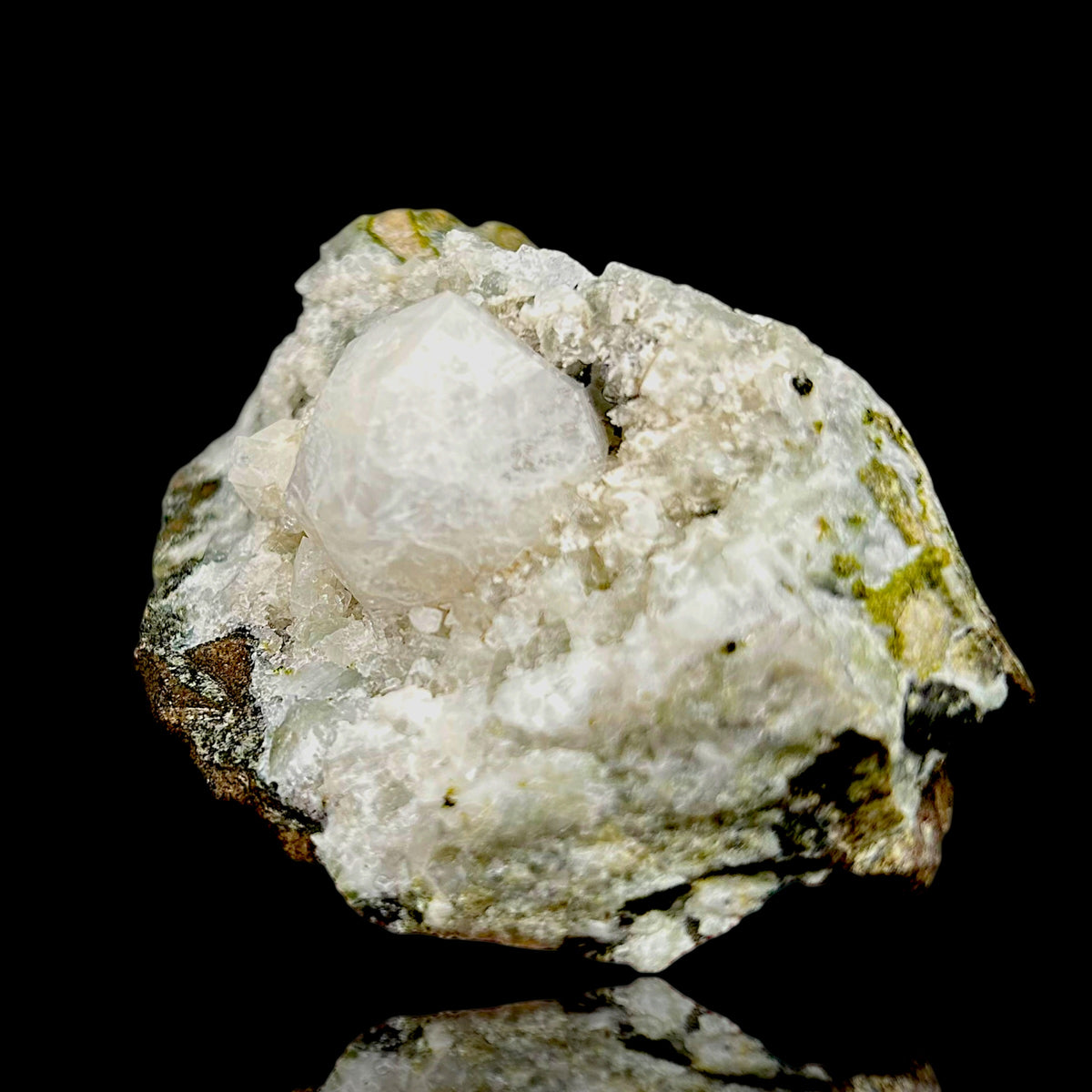 Giant 3 cm Analcime - Tafelkop, Namibia