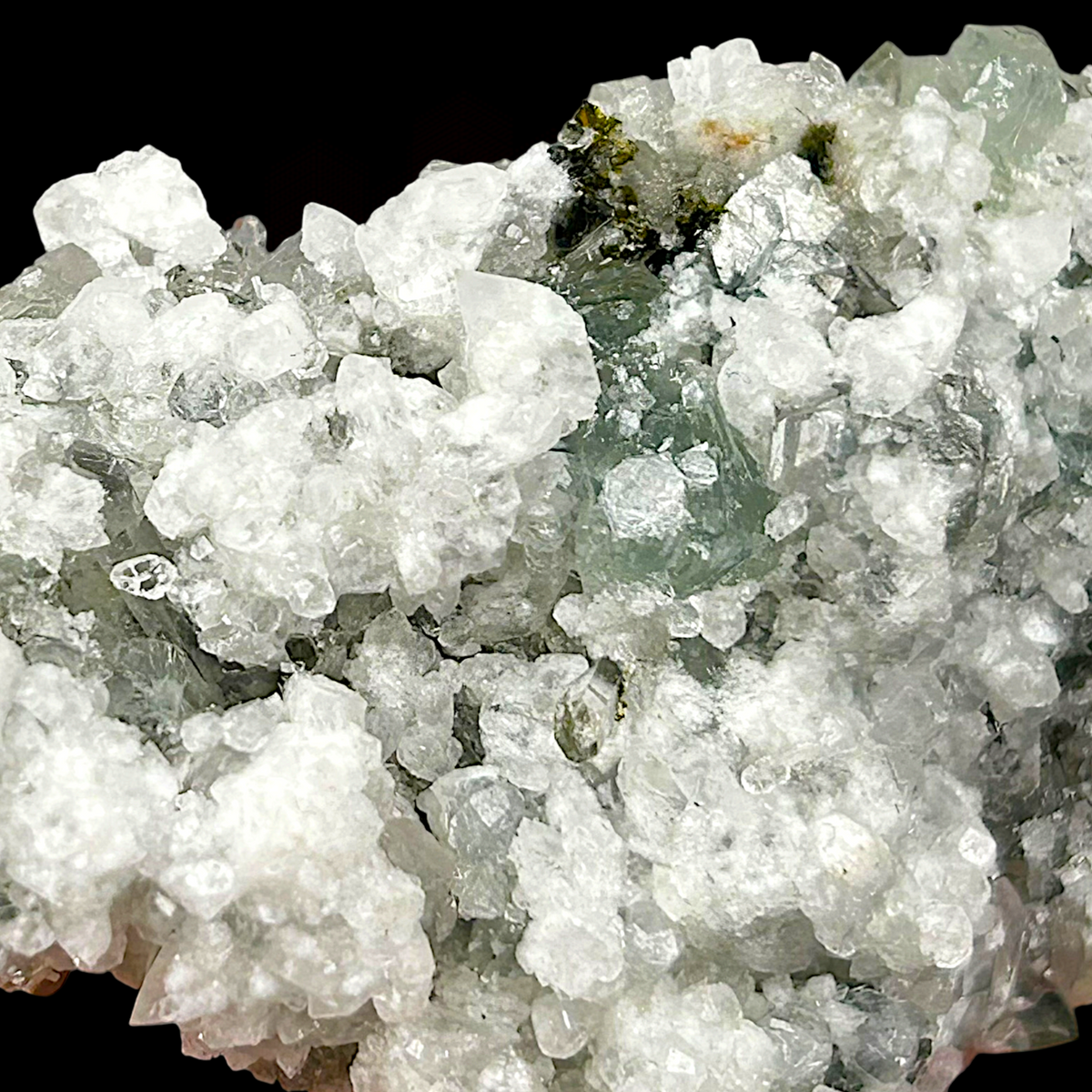 Apophyllite, Prehnite, Analcime, Pumpellyite, Calcite, Quartz - Tafelkop, Namibia
