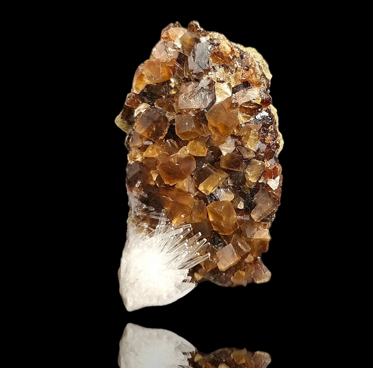 Calcit/e & Natrolith/Natrolite - Sipi Caves, Uganda