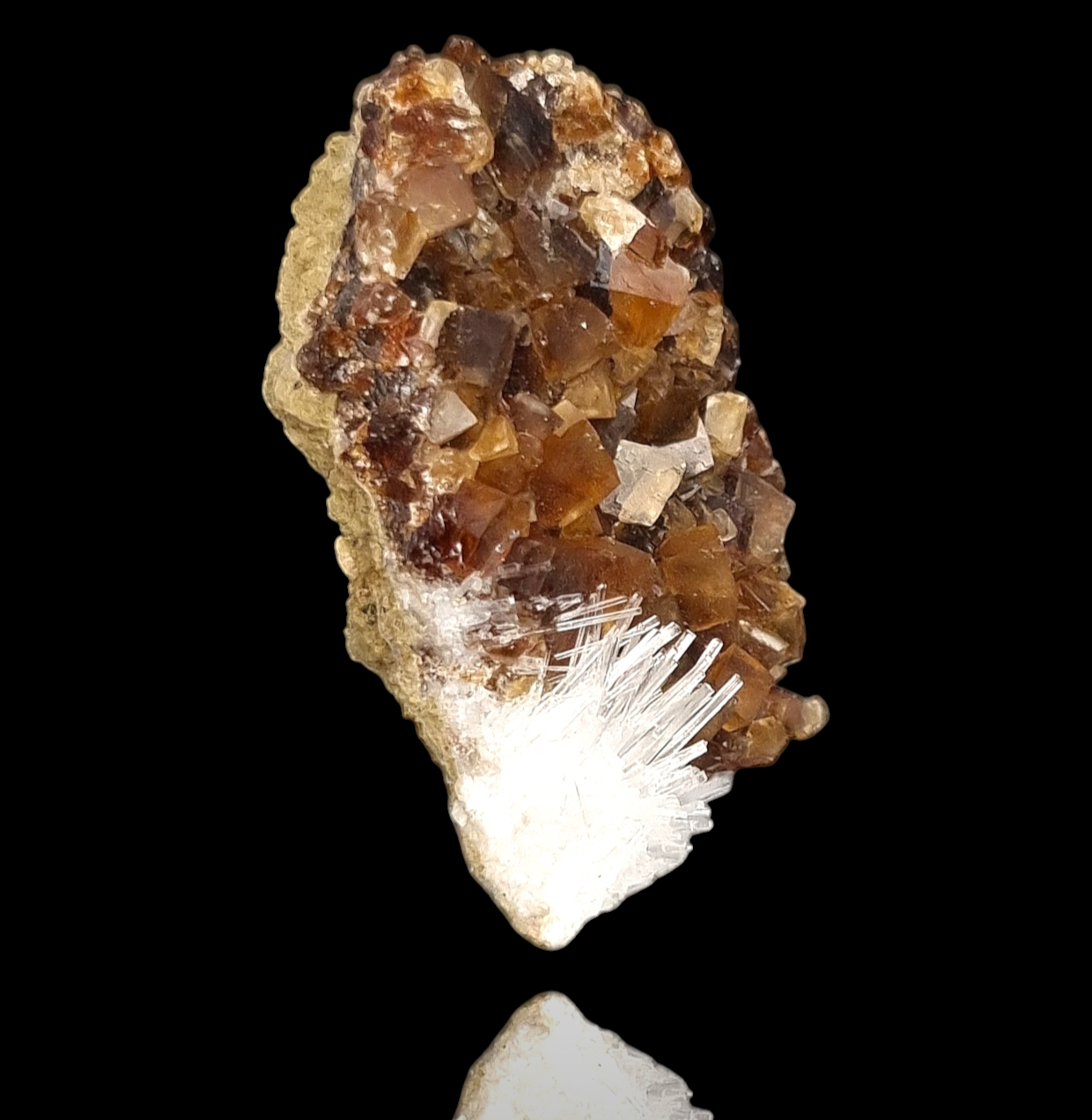 Calcit/e & Natrolith/Natrolite - Sipi Caves, Uganda