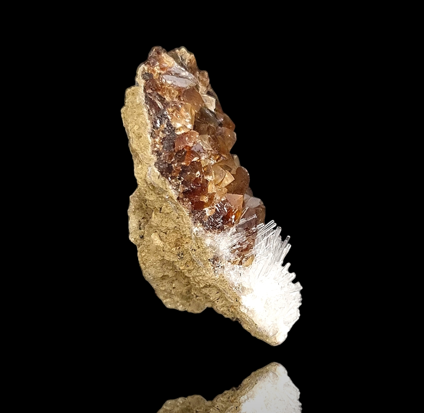 Calcit/e & Natrolith/Natrolite - Sipi Caves, Uganda