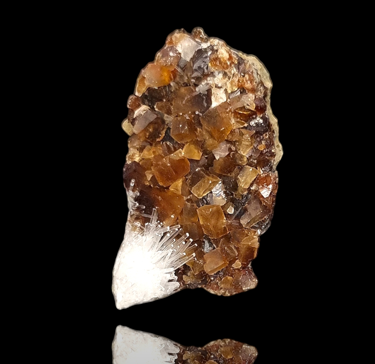 Calcit/e & Natrolith/Natrolite - Sipi Caves, Uganda