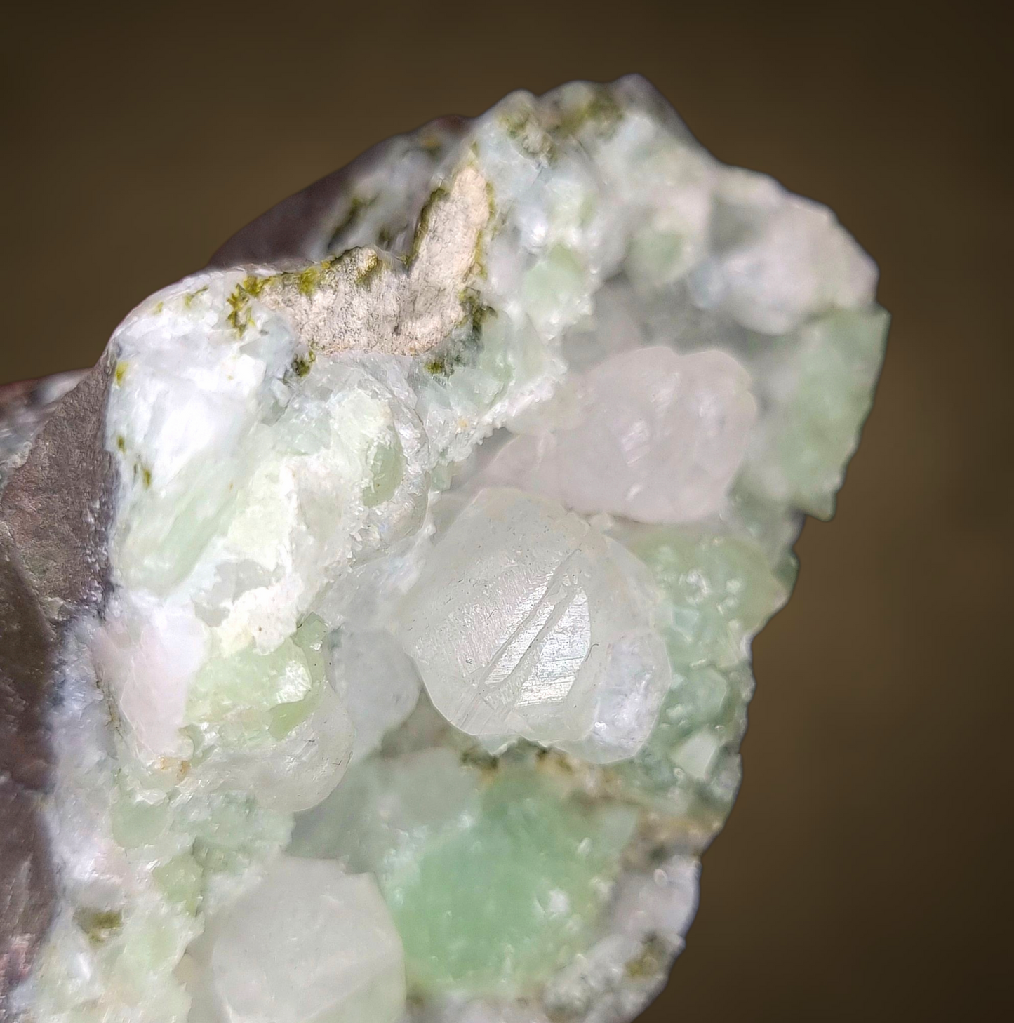 Prehnit, Calcit, Pumpellyit – Tafelkop, Namibia