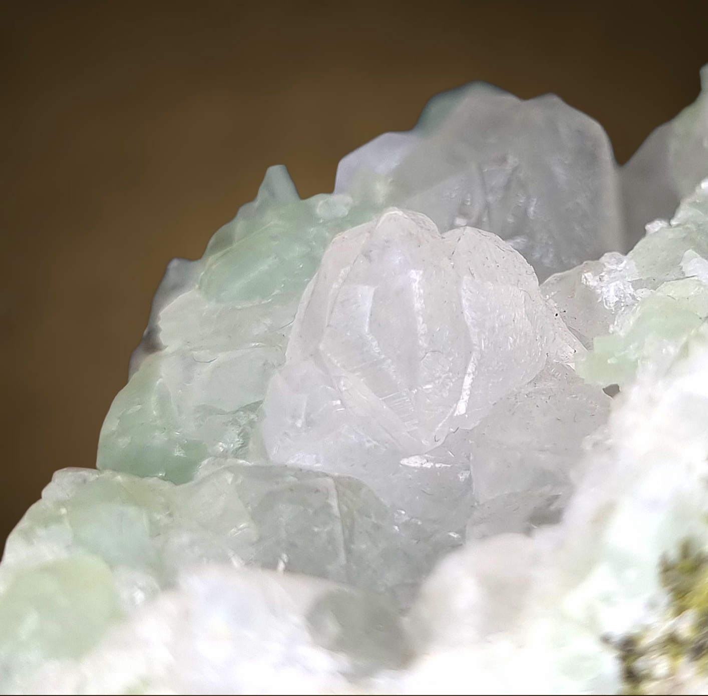 Prehnit, Calcit, Pumpellyit – Tafelkop, Namibia