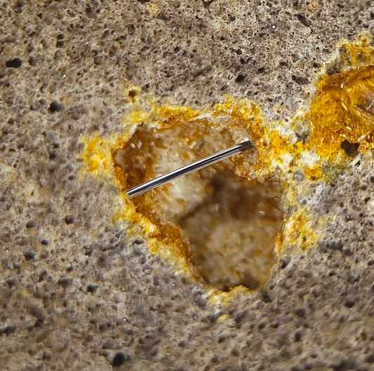 Pseudobrookite - Nickenich, Eifel Mts