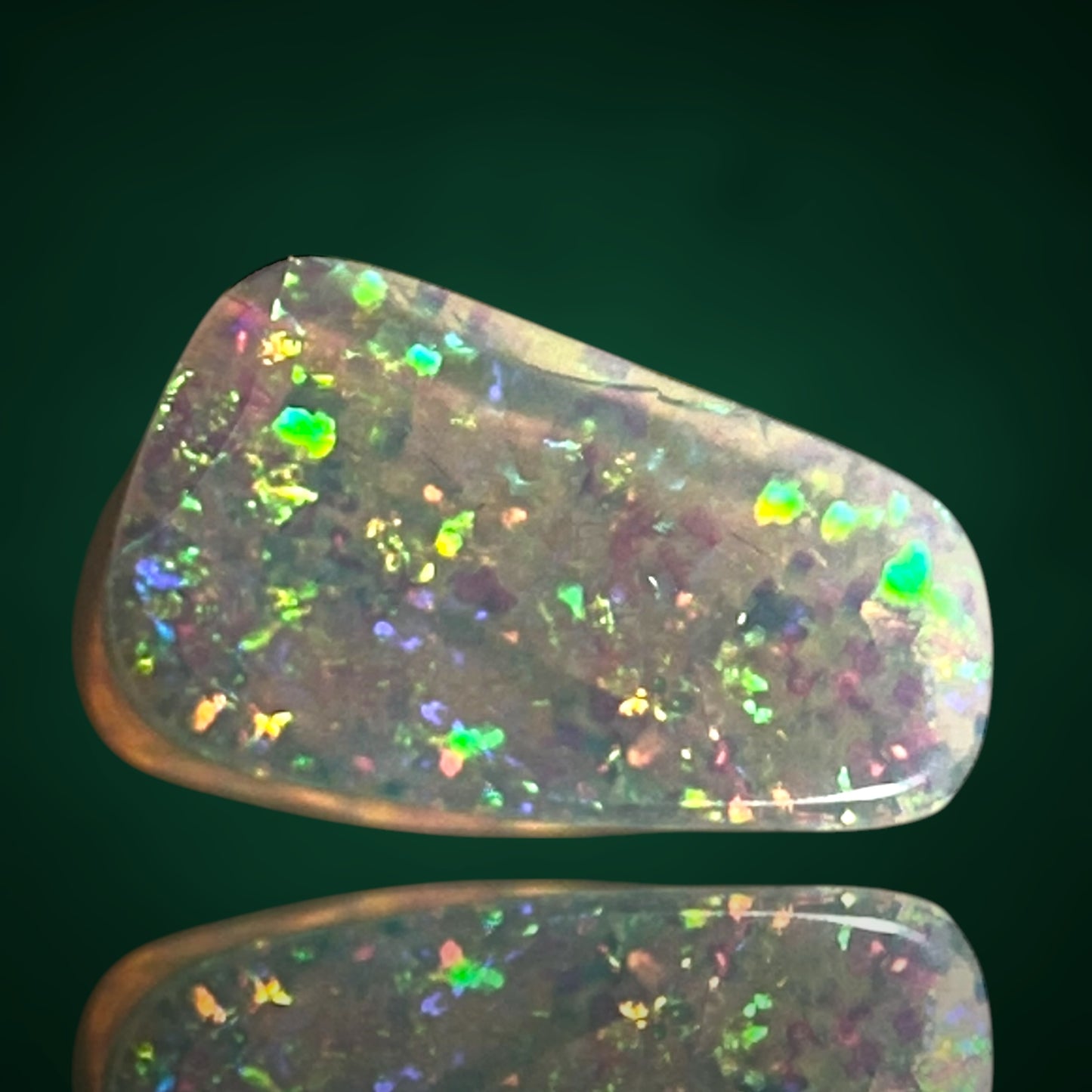 Gem Opal - Lightning ridge, Australia