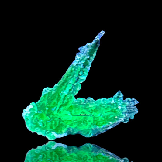 Hyalite on Rutile - Novo Horizonte, Brazil