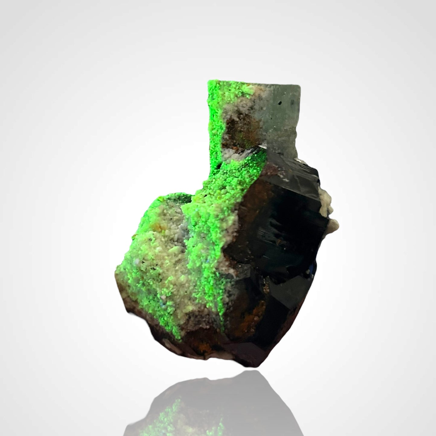 Aquamarine, Schorl, Hyalite - Erongo, Namibia