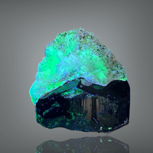 Hyalit/e & Schorl & Aquamarin/e - Erongo, Namibia