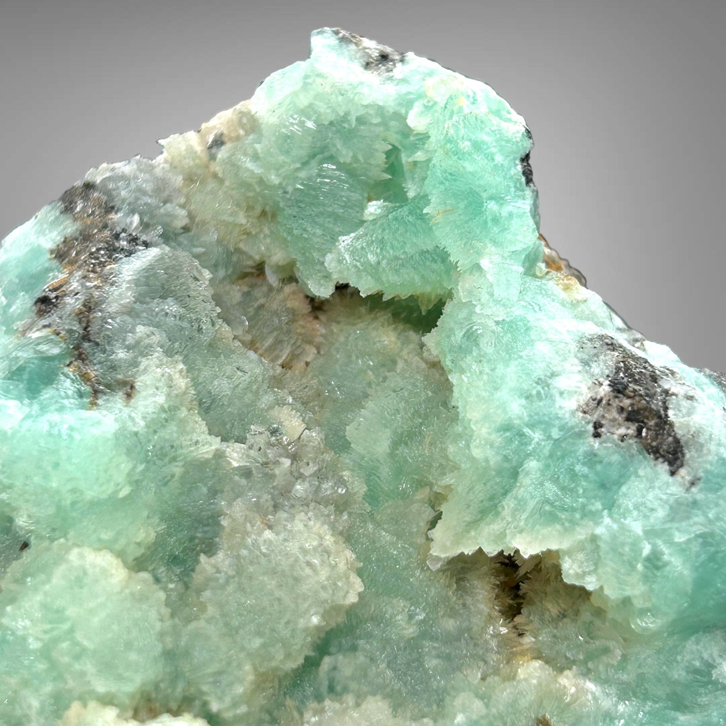 Tarbuttit/e & Smithsonit/e - Skorpion Zinc Mine, Namibia