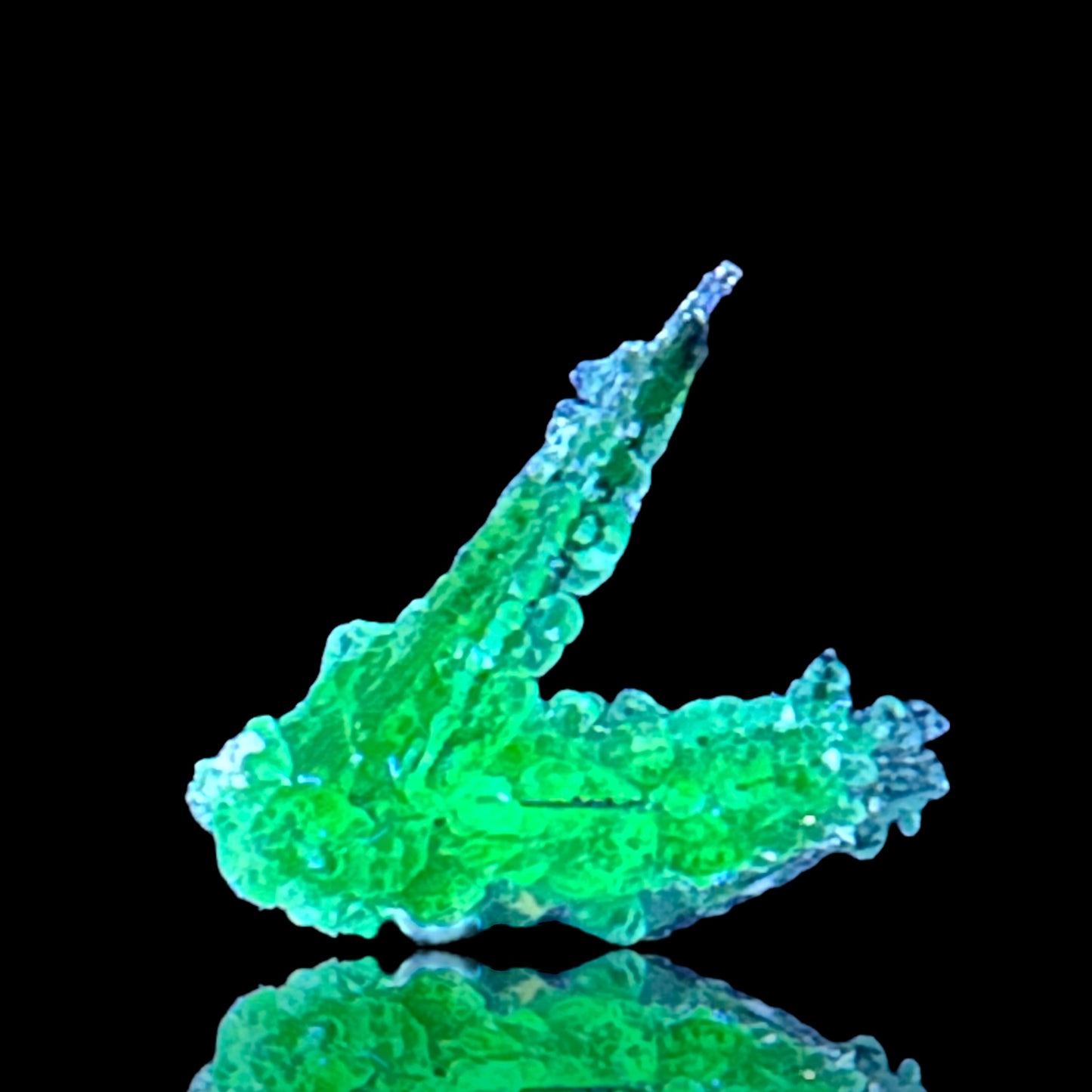 Hyalite on Rutile - Novo Horizonte, Brazil